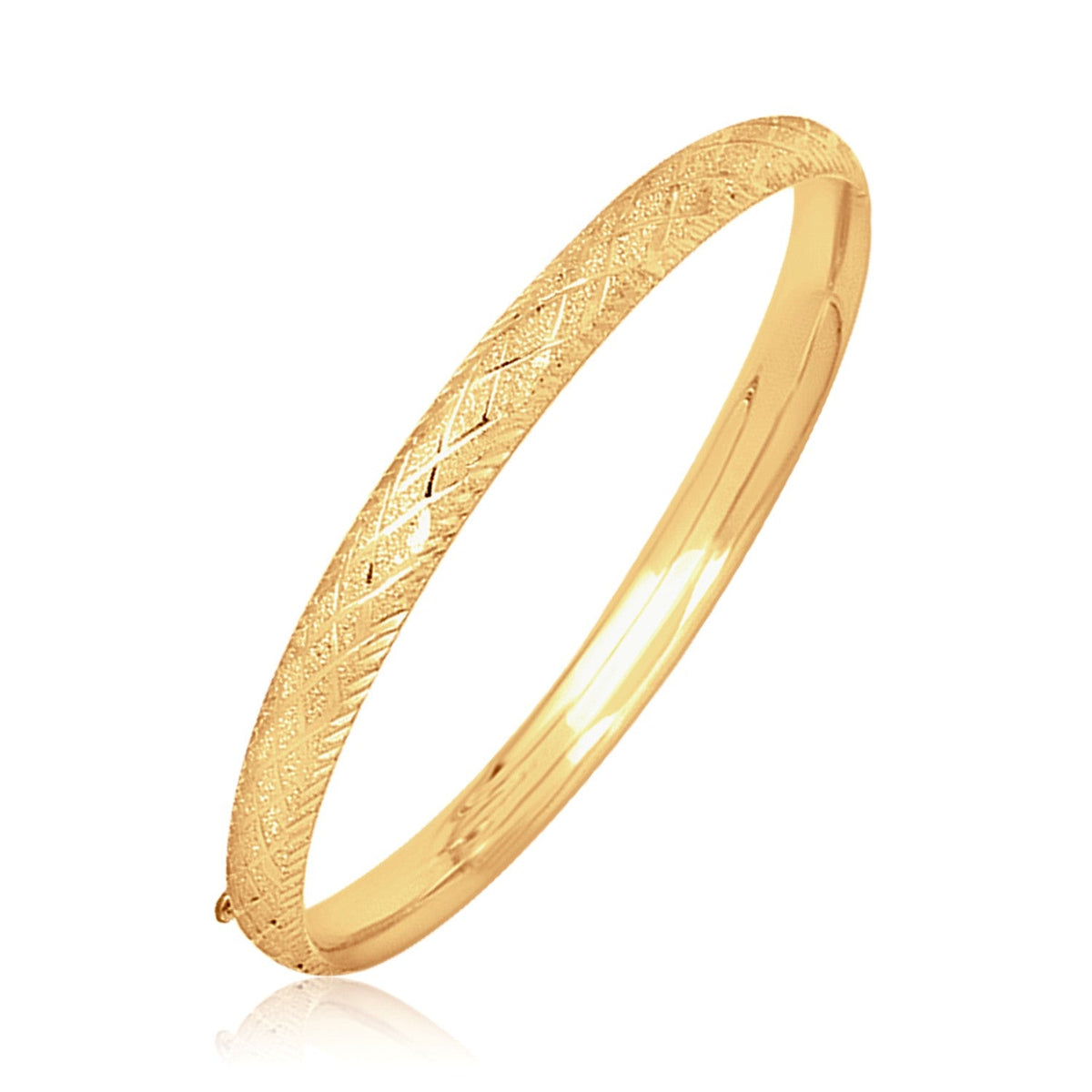 Brazalete tallado de oro amarillo de 14 quilates con diamantes (6,0 mm)