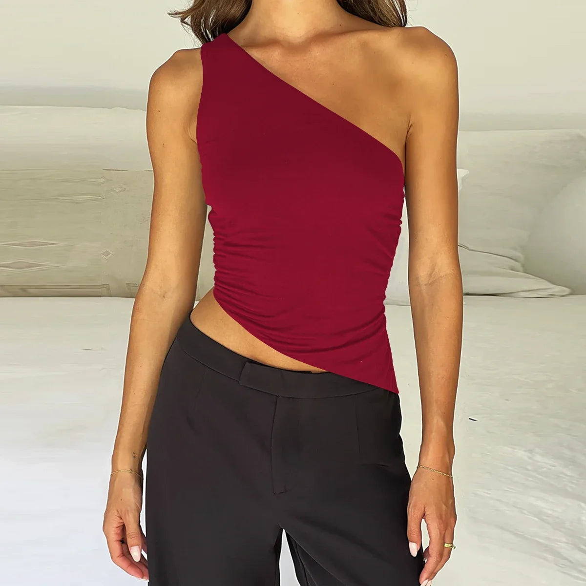 Women's Sexy Diagonal Shoulder Strap Sleeveless Backless Tight Top Seaside Nightclub Party 2024 New Model