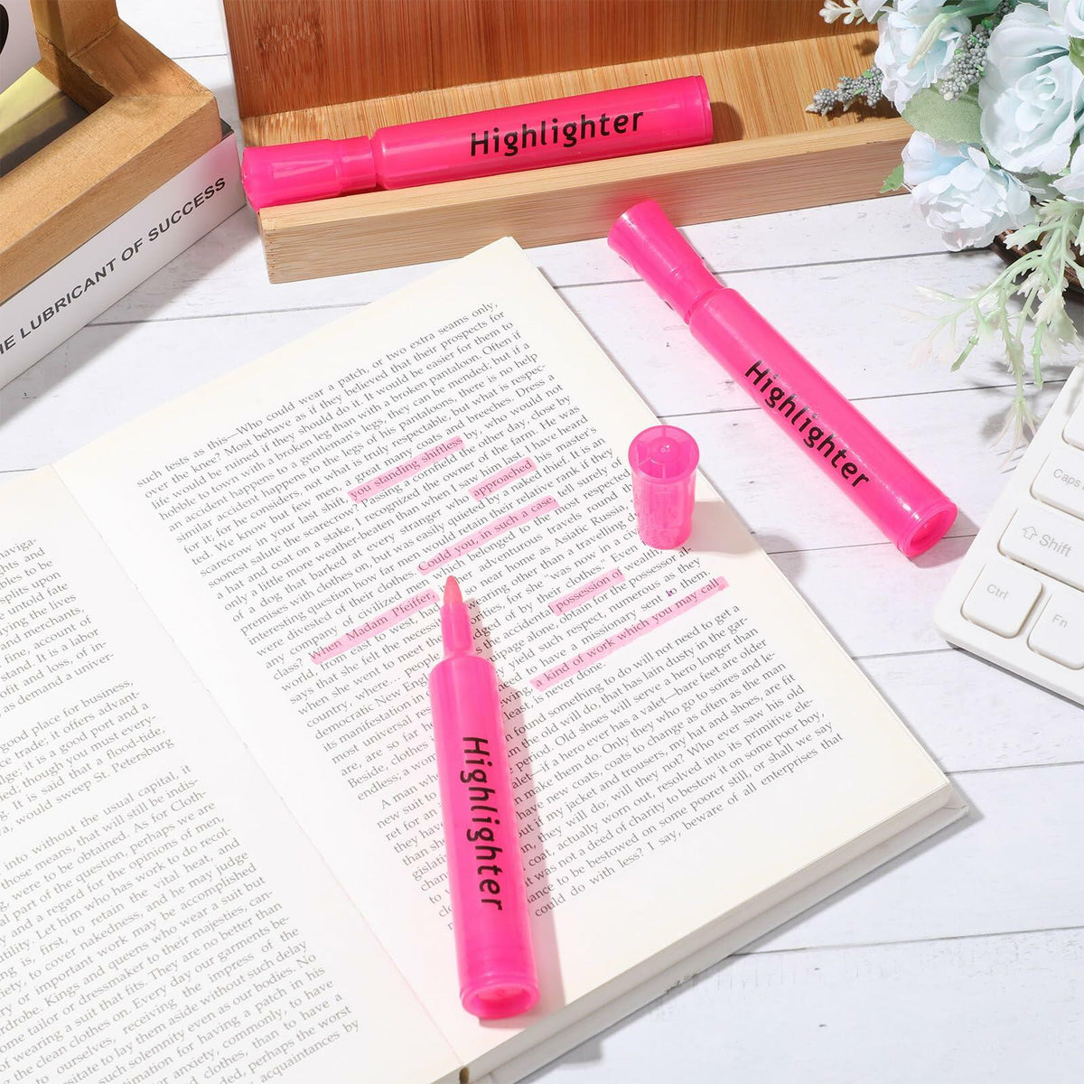 Paquete de 30 marcadores resaltadores Qilery, estilo tanque rosa, punta biselada, de secado rápido