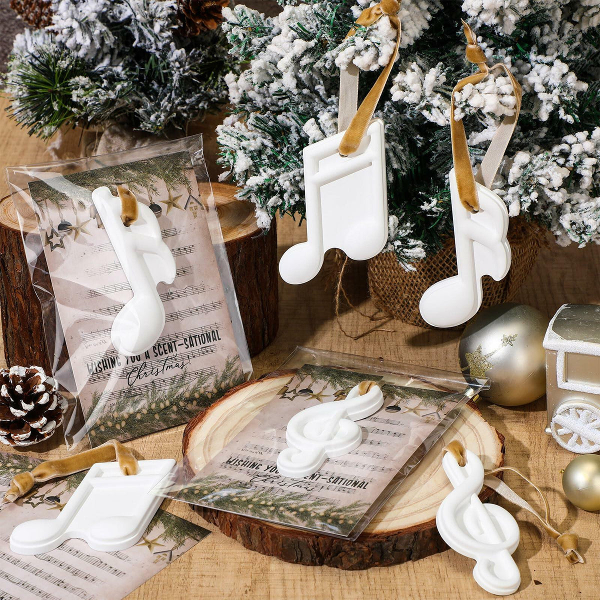 Heigble, set de 6 adornos navideños perfumados para colgar en forma de nota musical, color blanco