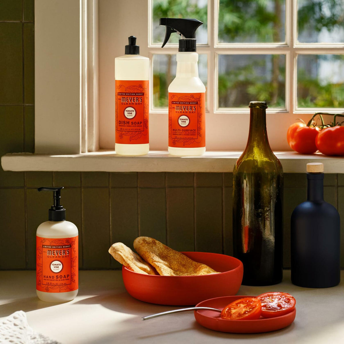 Jabón líquido para manos MRS. MEYER'S CLEAN DAY, aroma a Tomate (Tomato Vine), 12.5 oz, rojo