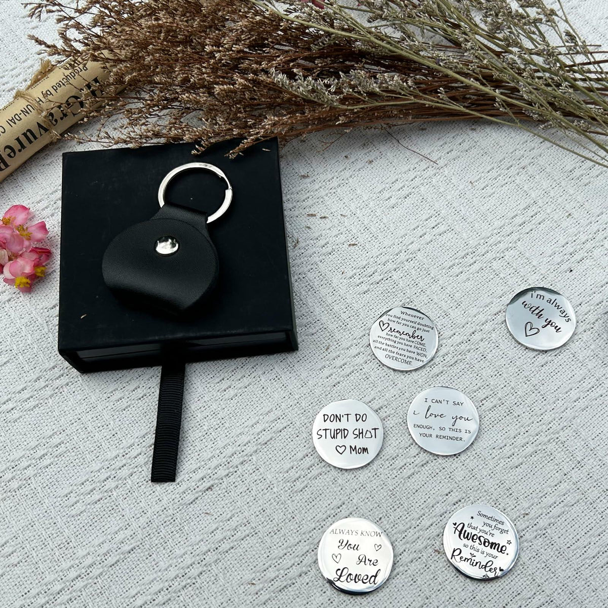 HHXFLY Pocket Hug Leather Keychain Inspirational Gift Box Small