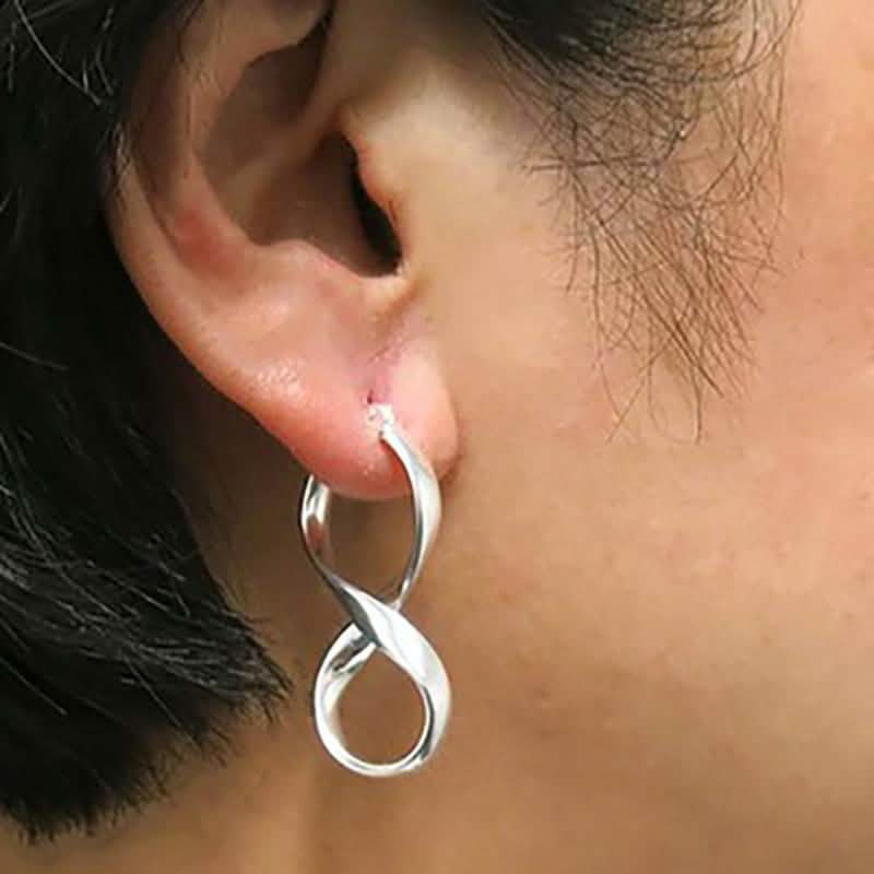 Aretes de plata esterlina maciza con figura de 8 Verona