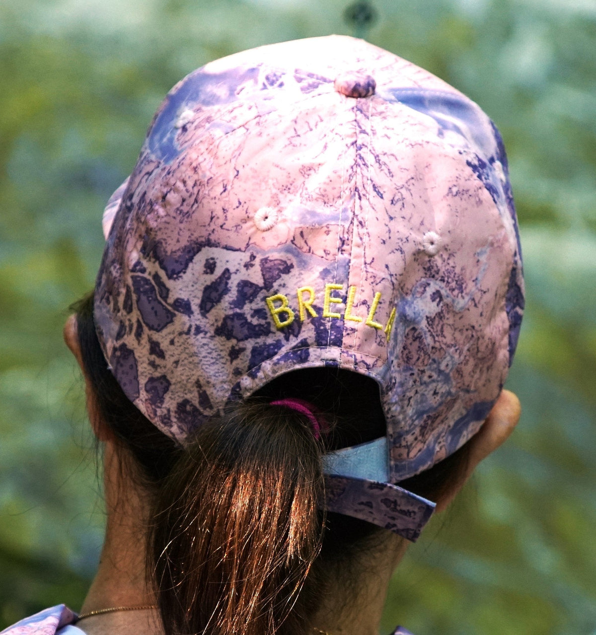 Sombrero impermeable unisex Brella® Purple Rose | Protección para todo clima