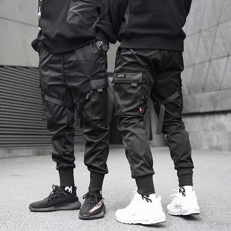 YE2032 Matte Black Joggers