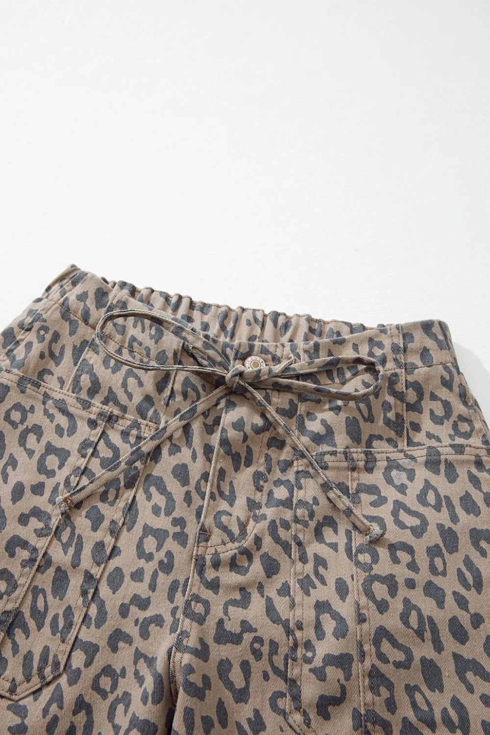 Leopard Printed Drawstring Waist Pocketed Wide Leg Jeans