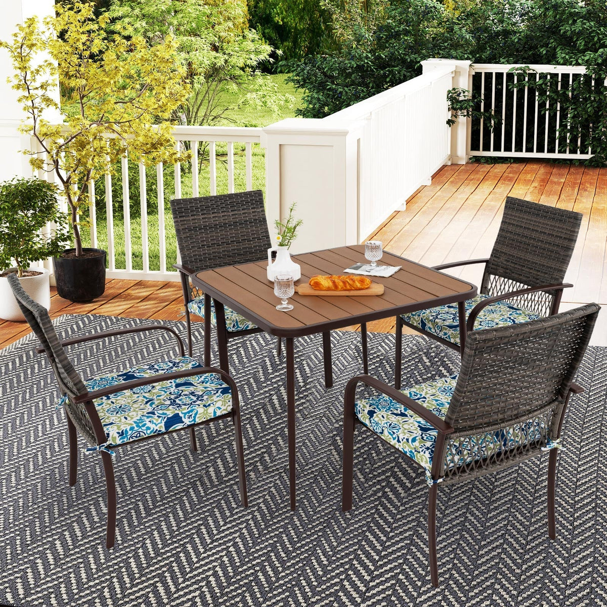 Juego de comedor para patio de 5 piezas con 4 sillones de ratán acolchados y mesa cuadrada