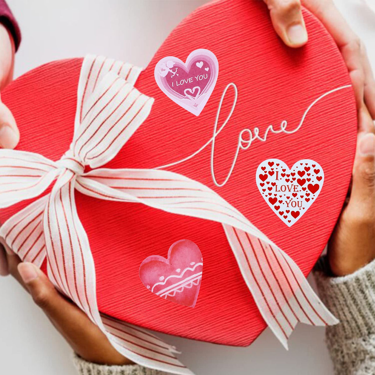 CTOHN 1500 pegatinas de corazón rojo de 1.5 pulgadas, rollo de amor autoadhesivo