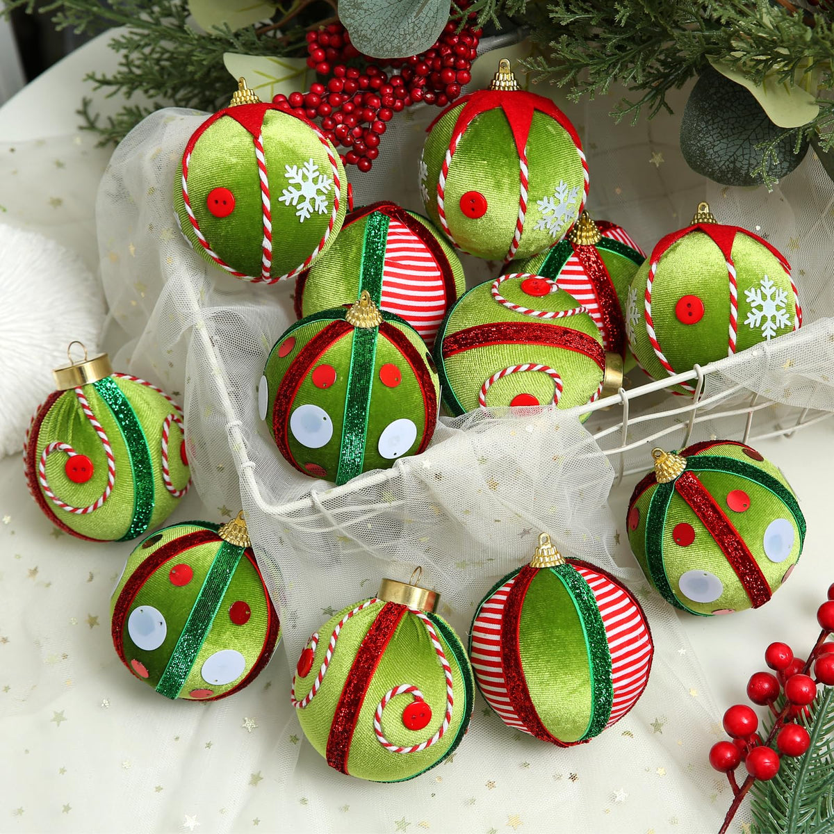 Juego de 12 adornos navideños de terciopelo SUPREME, 80 mm, verde, rojo y blanco