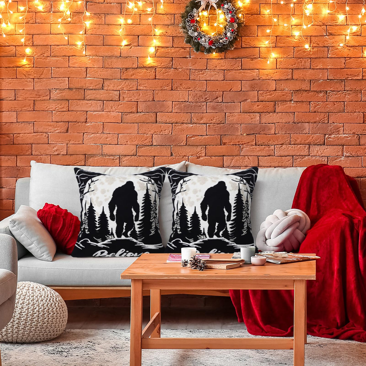 Juego de 2 fundas de almohada navideñas Burbell Bigfoot negras de 18x18