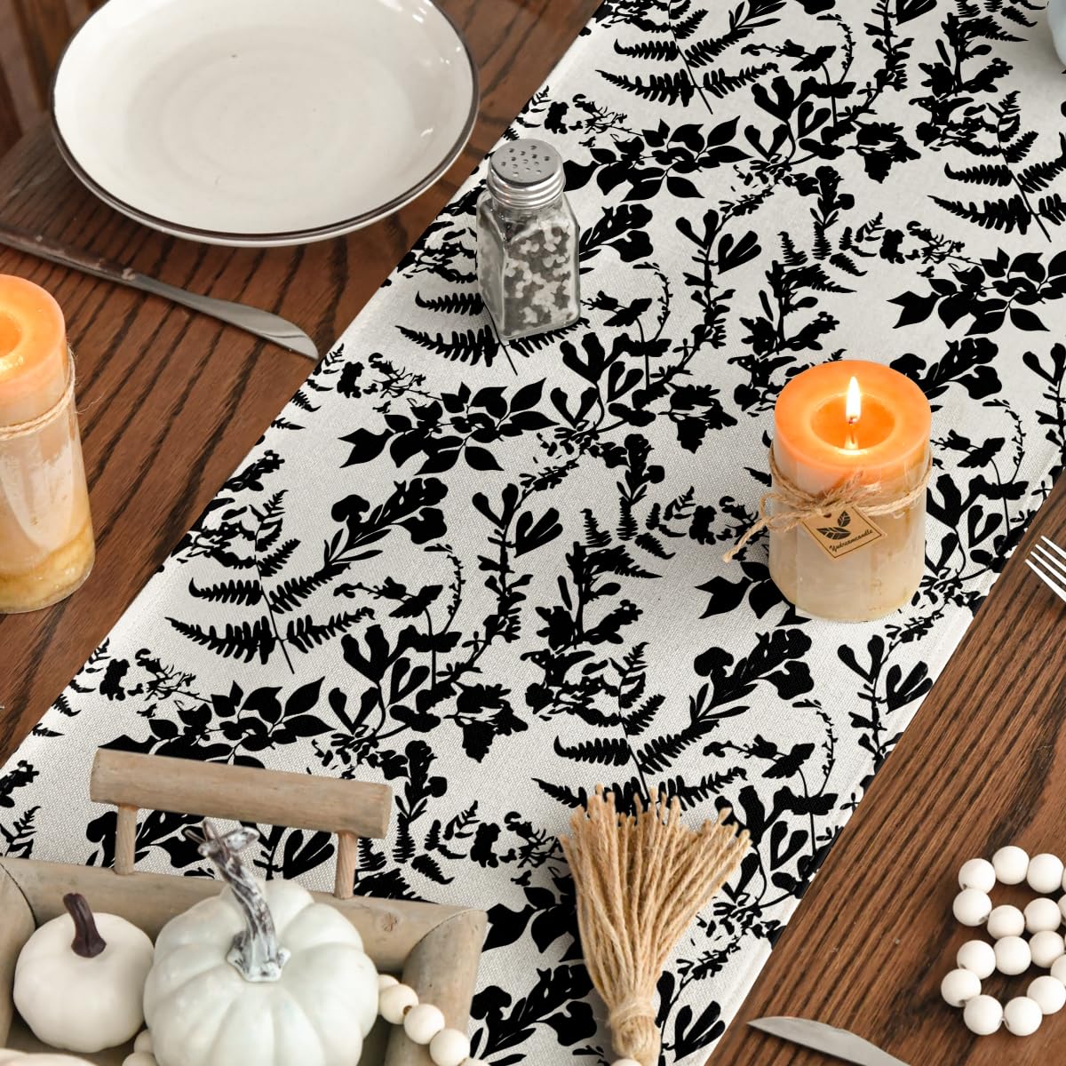 Camino de mesa de otoño Artoid Mode con diseño de calabazas, hojas y flores sobre fondo oscuro, negro, 13x36 pulgadas
