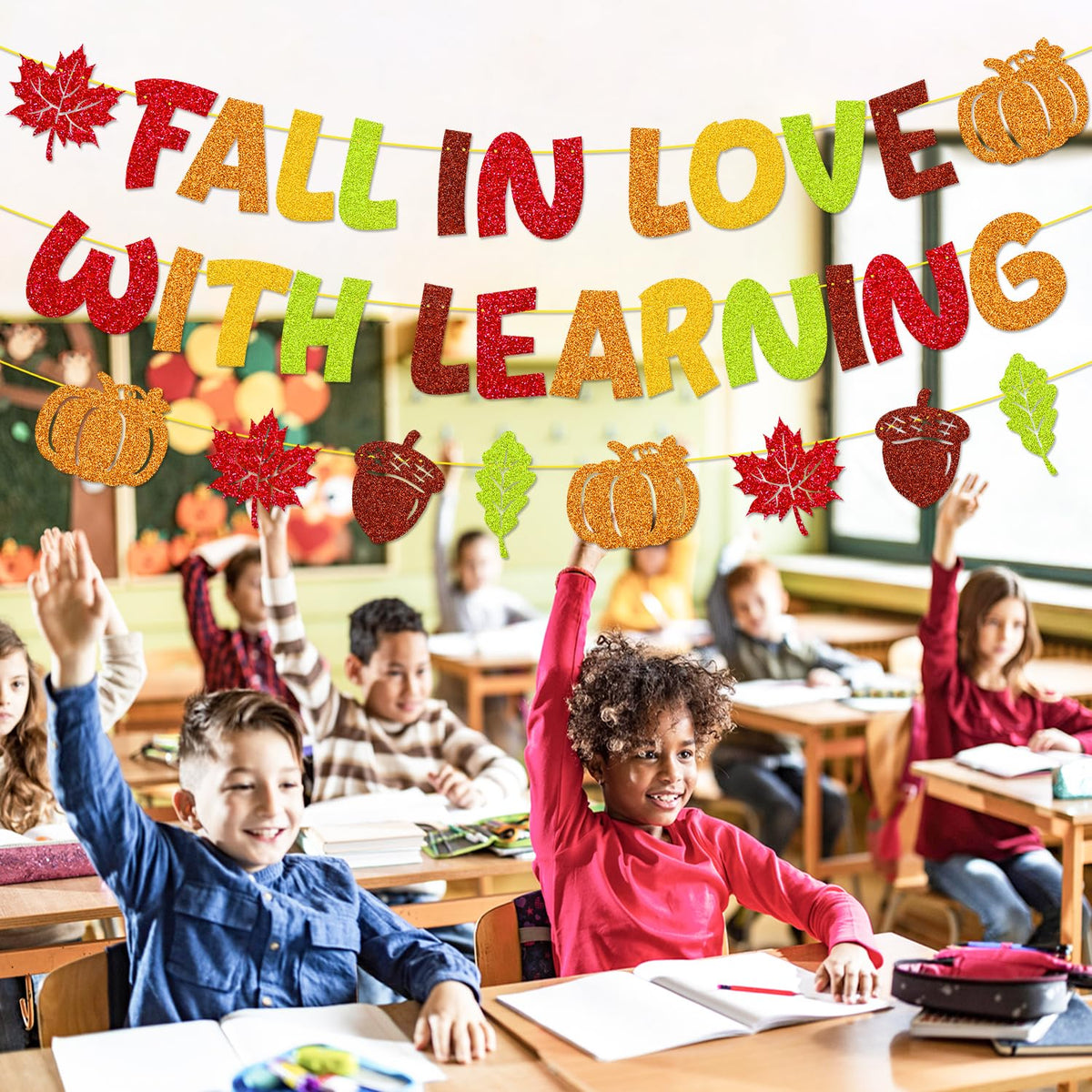 Pancarta para el aula YWLACC "Enamórate de aprender" con hojas de otoño y calabazas