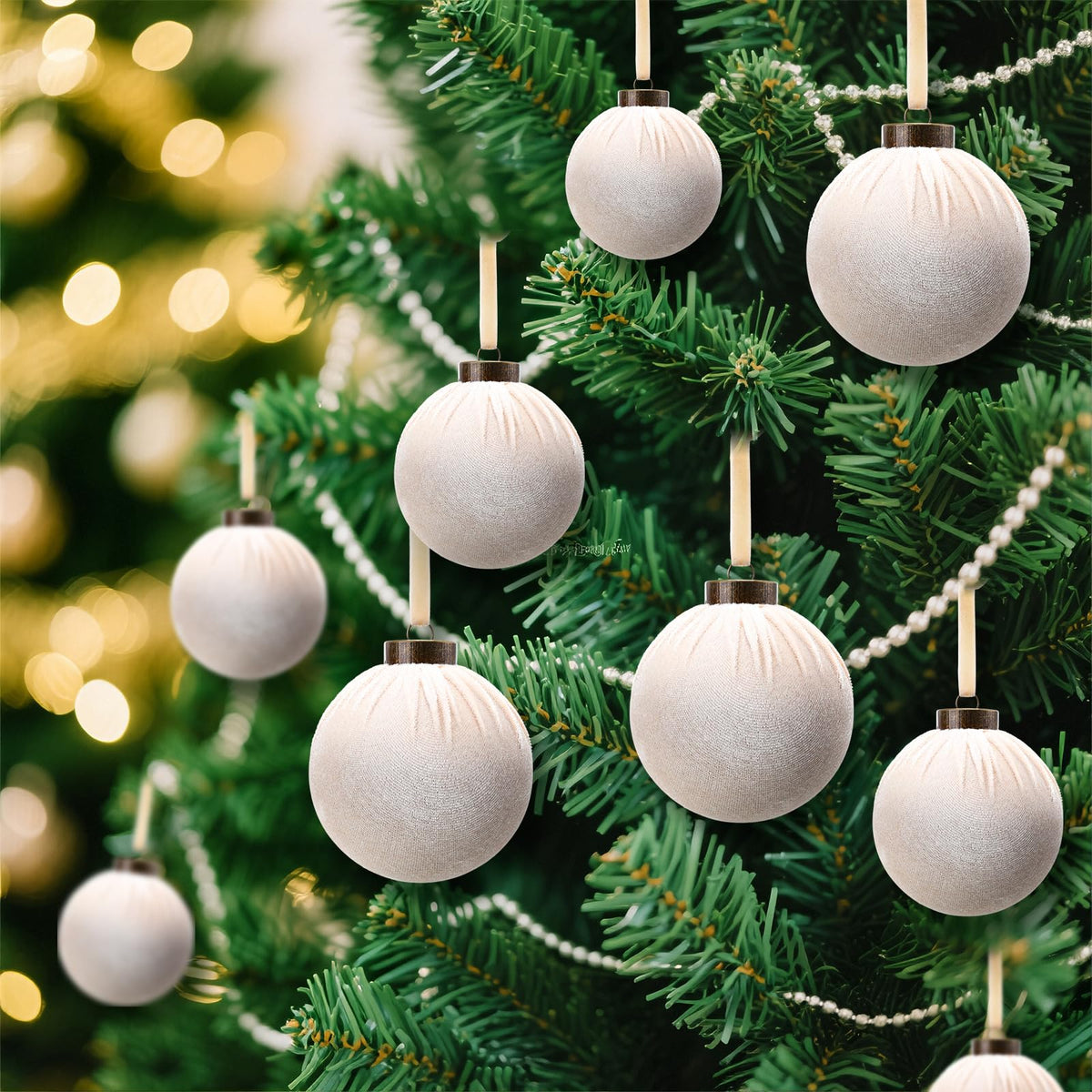 HyDren 24 piezas de esferas navideñas de terciopelo beige inastillables de 3.15, 2.76 y 2.36 pulgadas