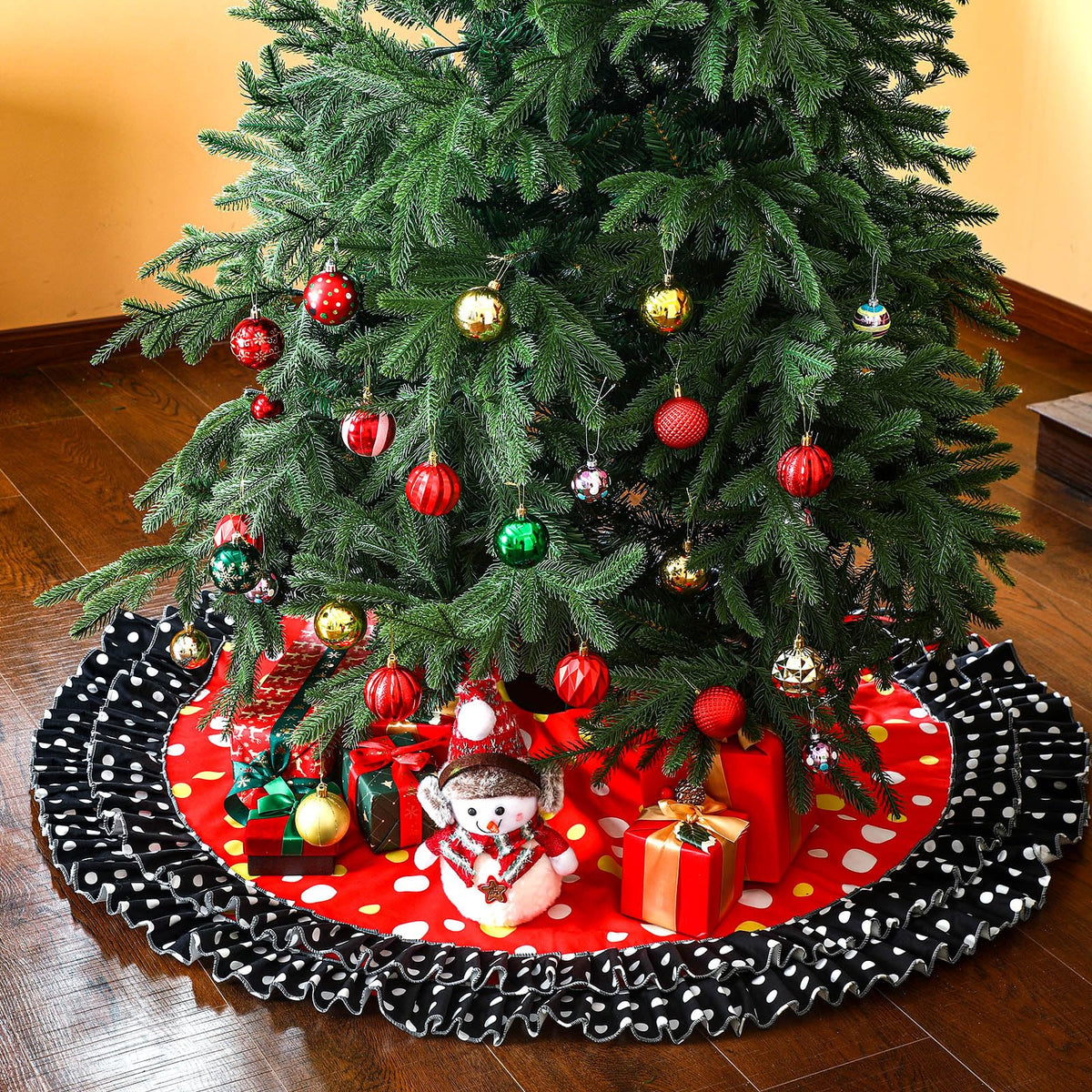 Falda para árbol de Navidad Soulchen de doble capa, color rojo, negro y amarillo con diseño de lunares grandes, 51"