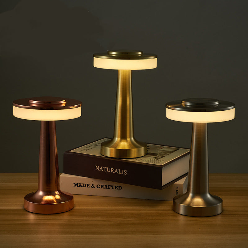 Mesa de carga de mesa de comedor creativa con mancuernas para hotel