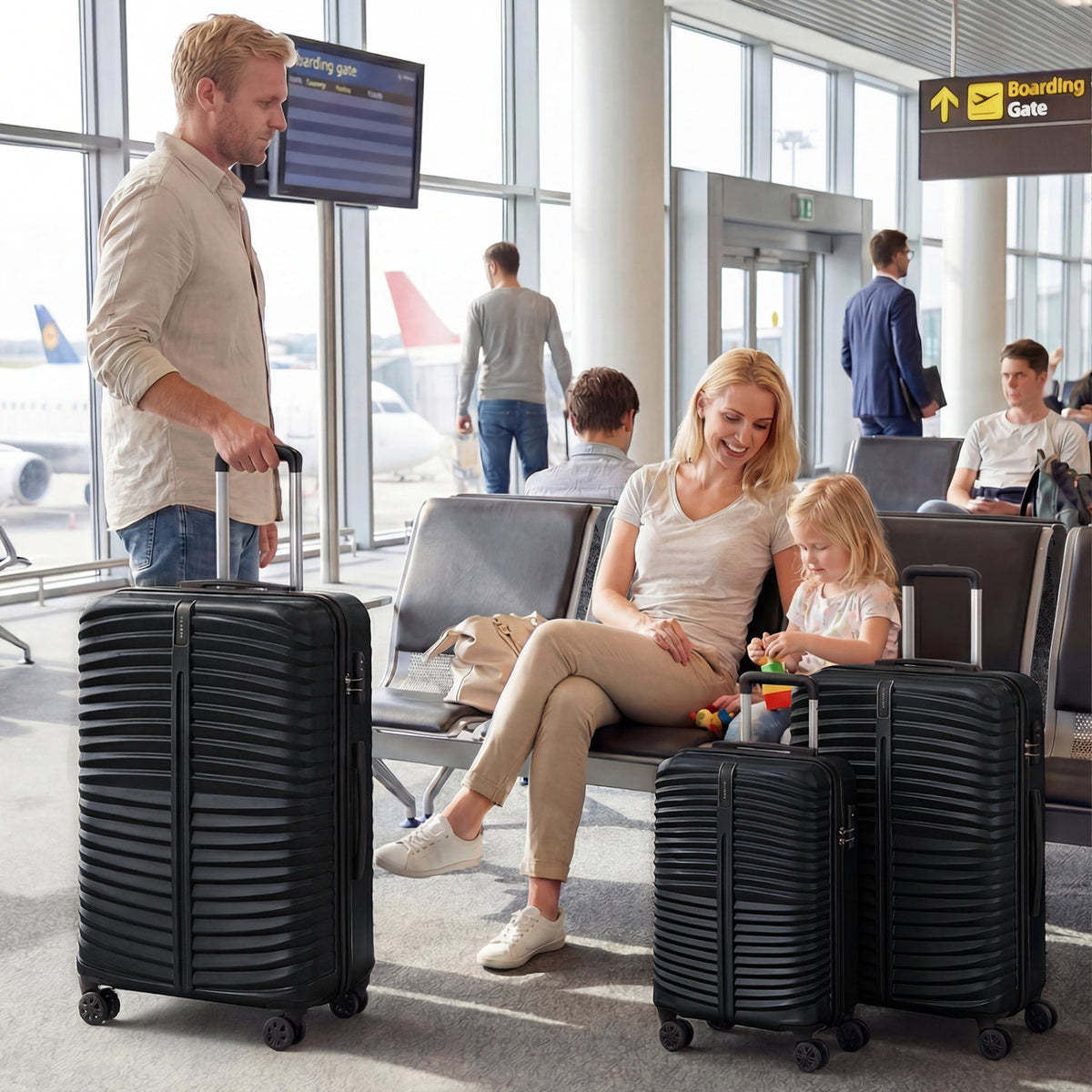 3-Piece 20/24/28 Inch Lightweight Hardside Luggage Set with 8-Spinner Wheels