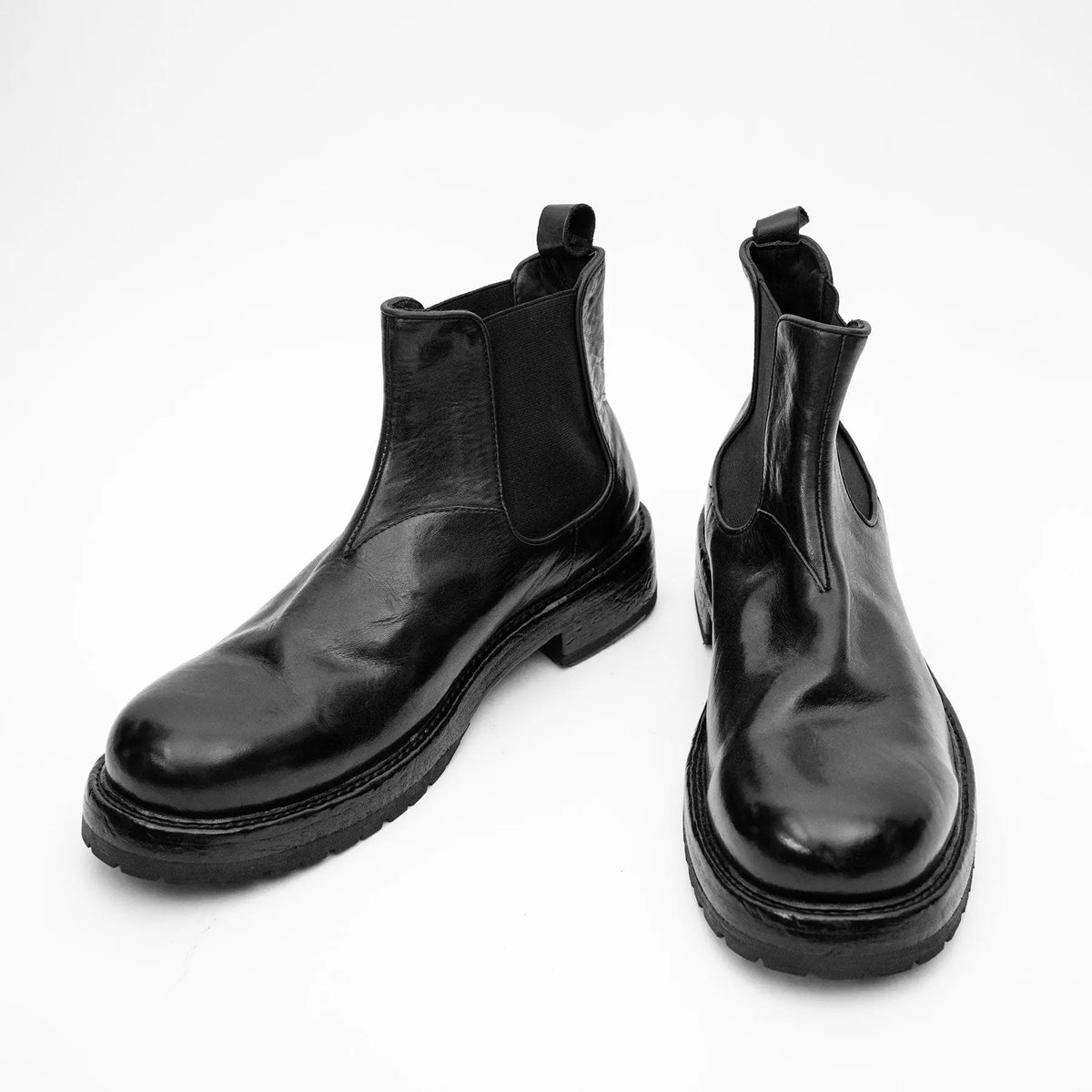 Black Plain-Toe Cow Leather Chelsea Boots