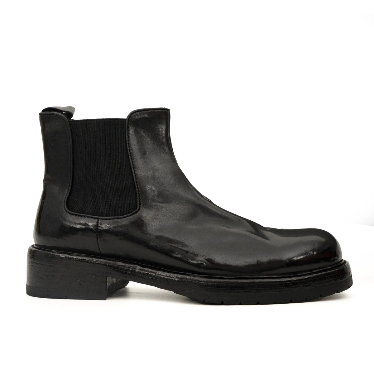 Black Plain-Toe Cow Leather Chelsea Boots