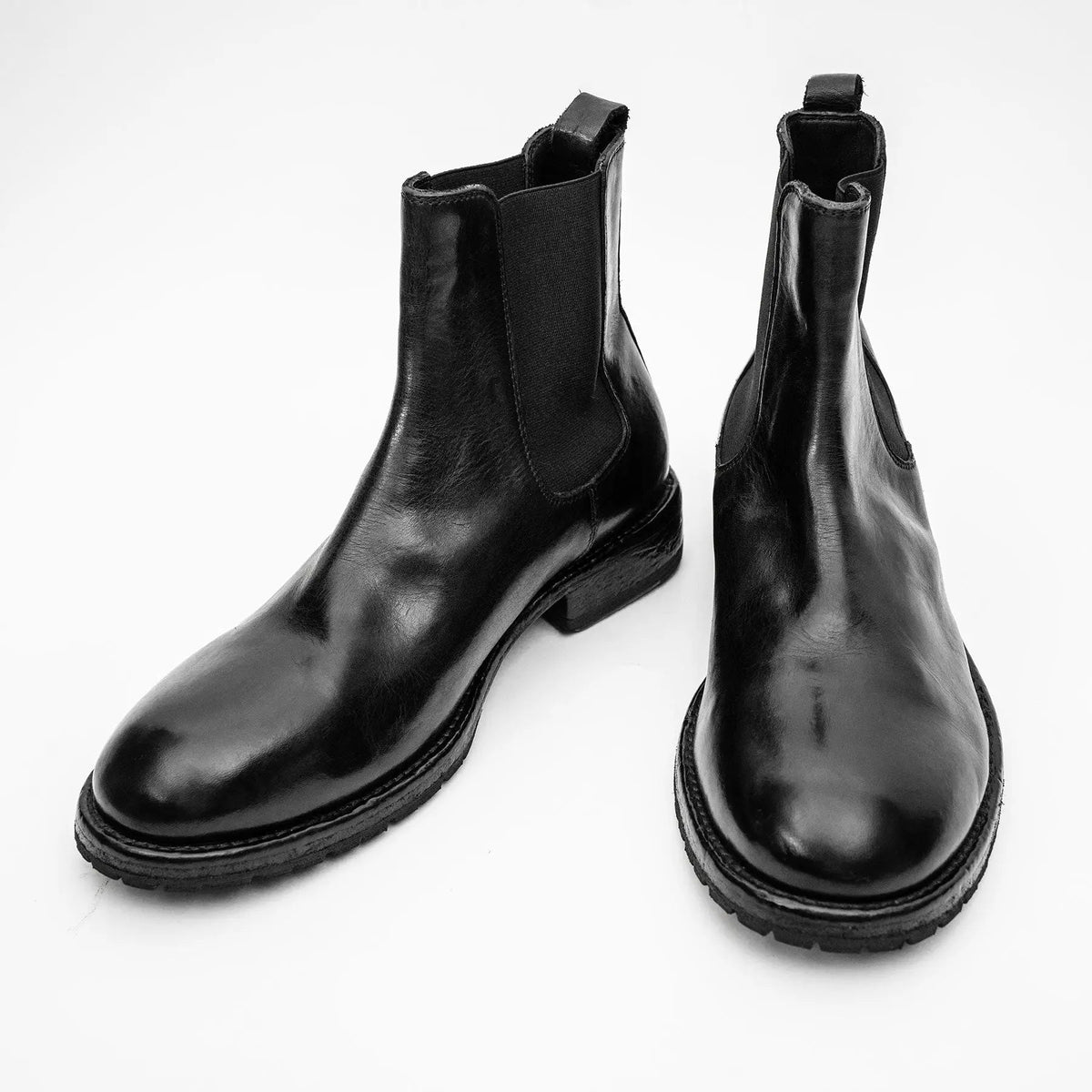 Black Plain-Toe Cow Leather Chelsea Boots