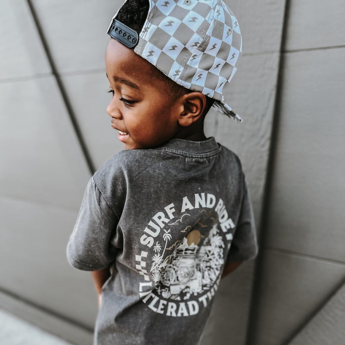 CAMISETA SURF N RIDE - CARBÓN