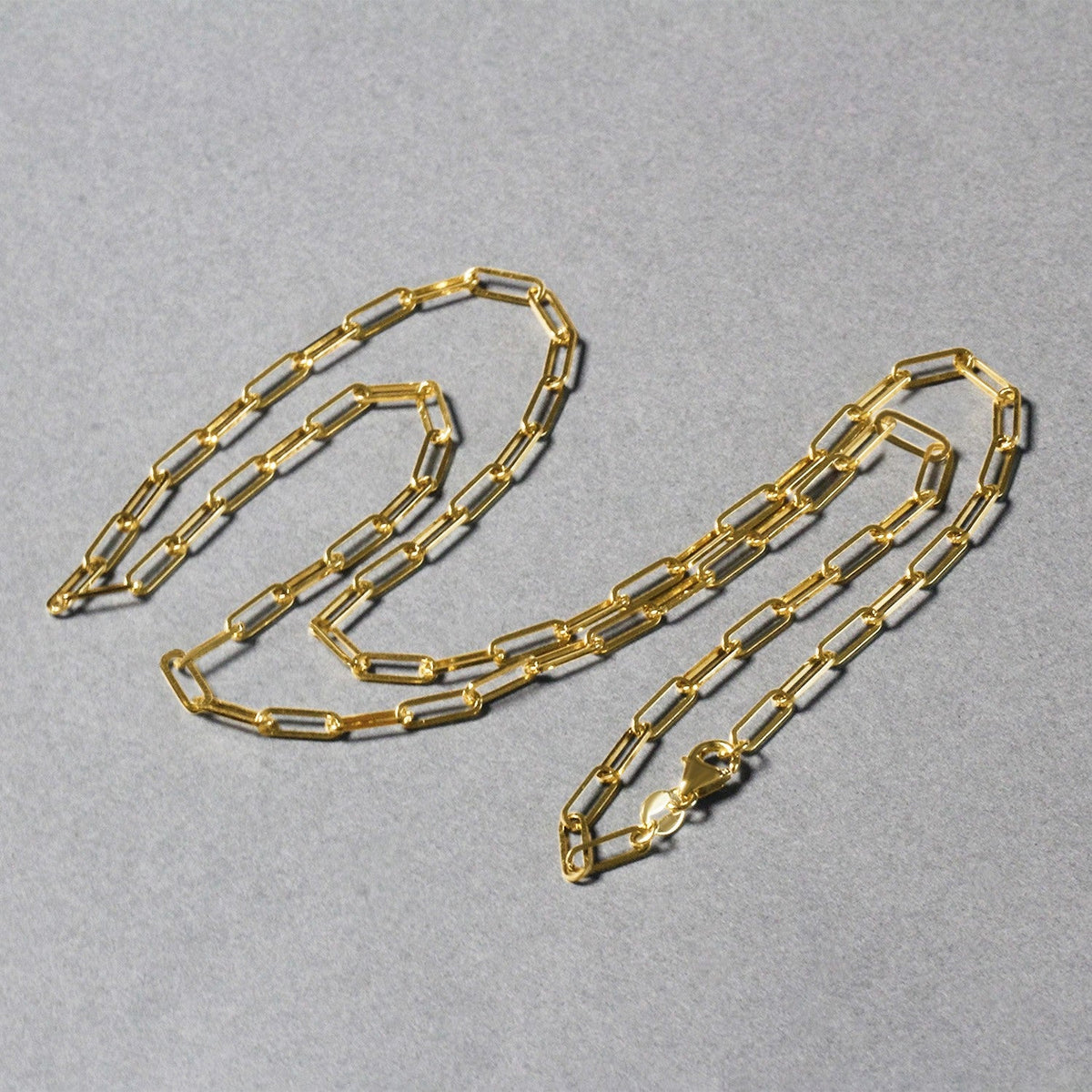 Cadena tipo clip de oro amarillo de 14 quilates (2.50 mm)