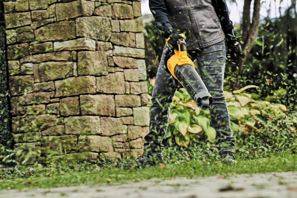 DEWALT® DCBL722P1 20V MAX* XR® Brushless Cordless Handheld Blower