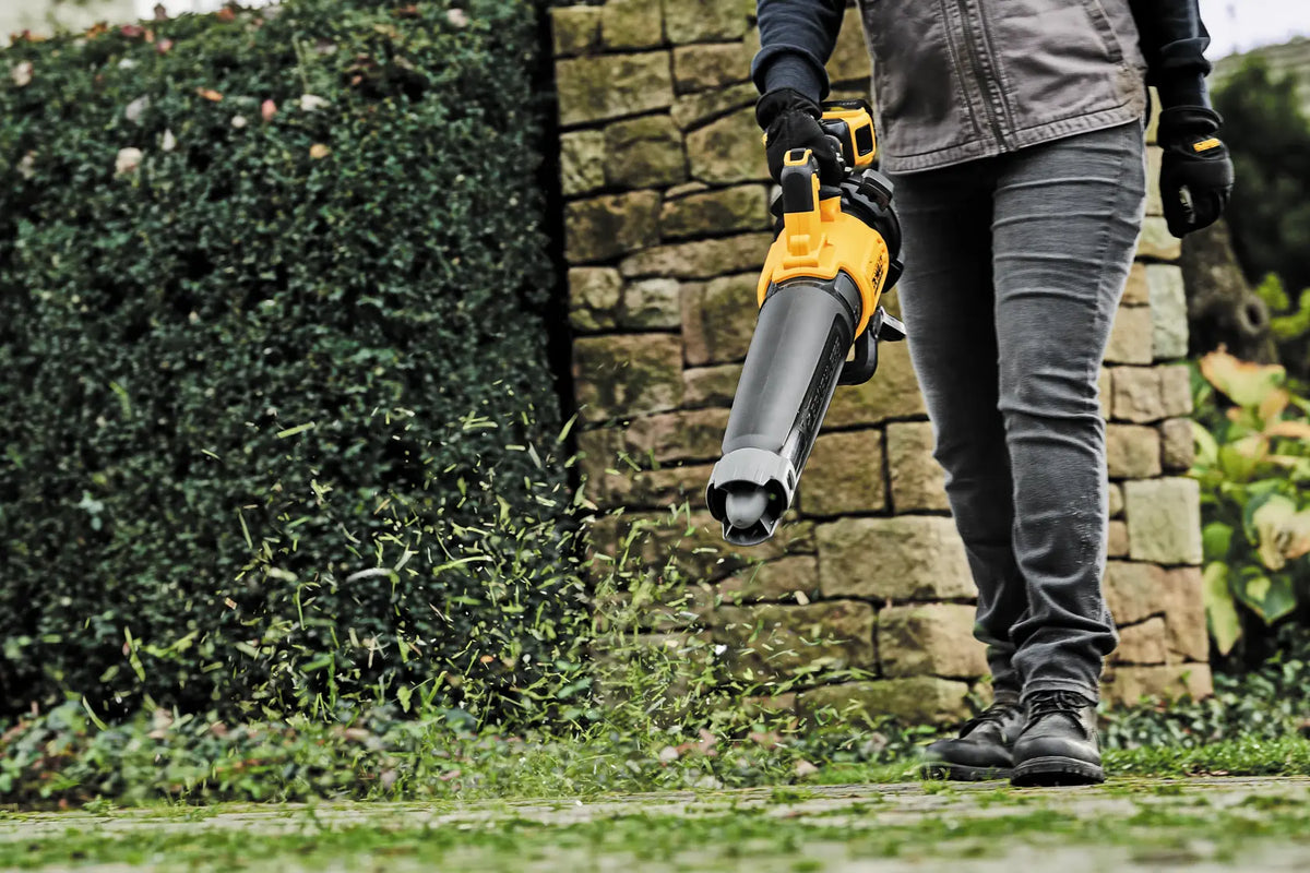 DEWALT® DCBL722P1 20V MAX* XR® Brushless Cordless Handheld Blower