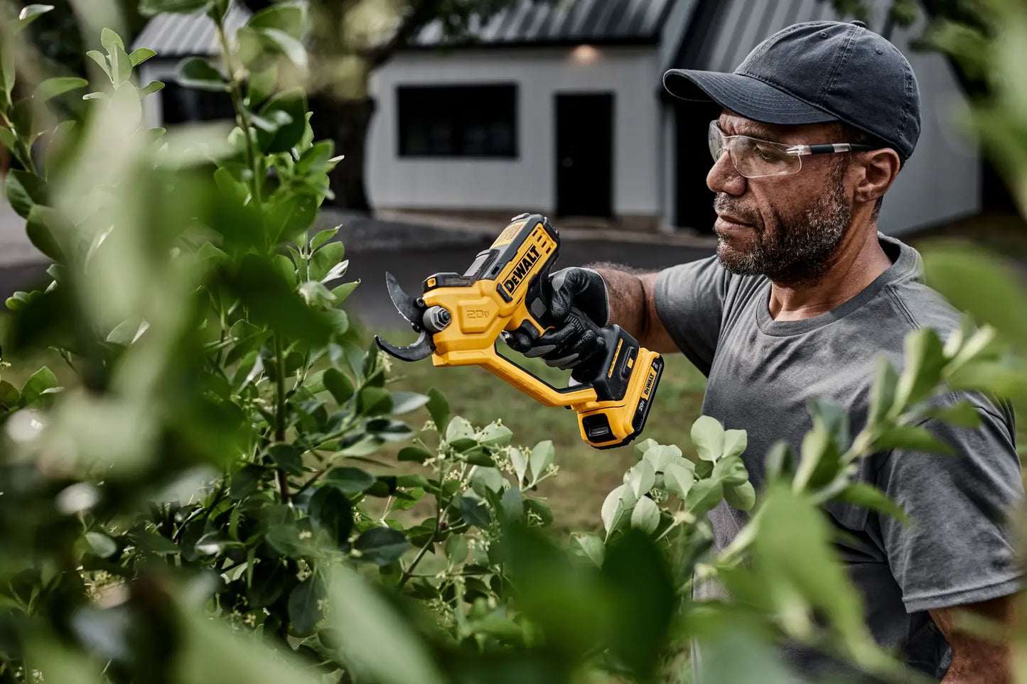 DEWALT® DCPR320B 20V MAX* 1-1/2-in. Cordless Pruner (Tool Only)