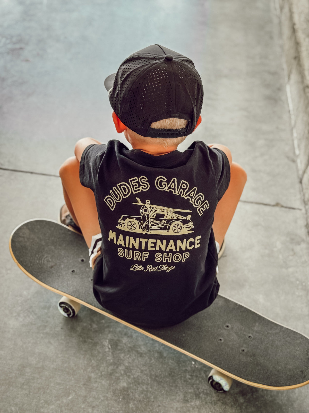 CAMISETA DUDES GARAGE - NEGRA