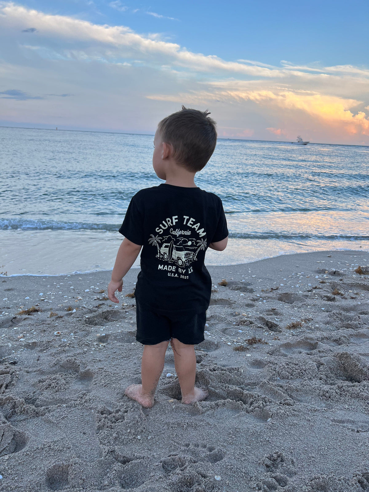 CAMISETA SURF TEAM - NEGRA