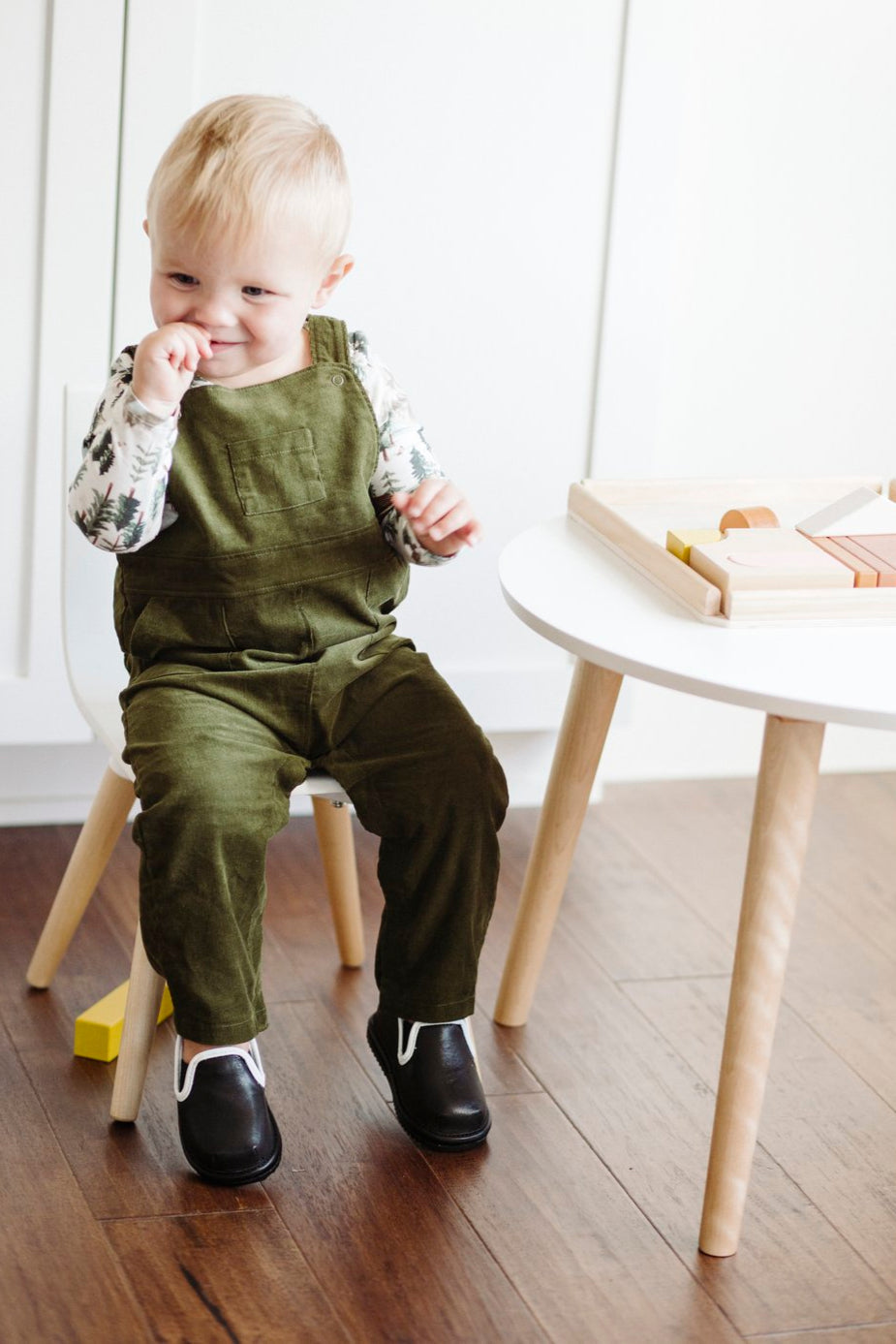 Zapatos de vestir negros sin cordones para niños – Zapatos formales de piel vegana para niños pequeños