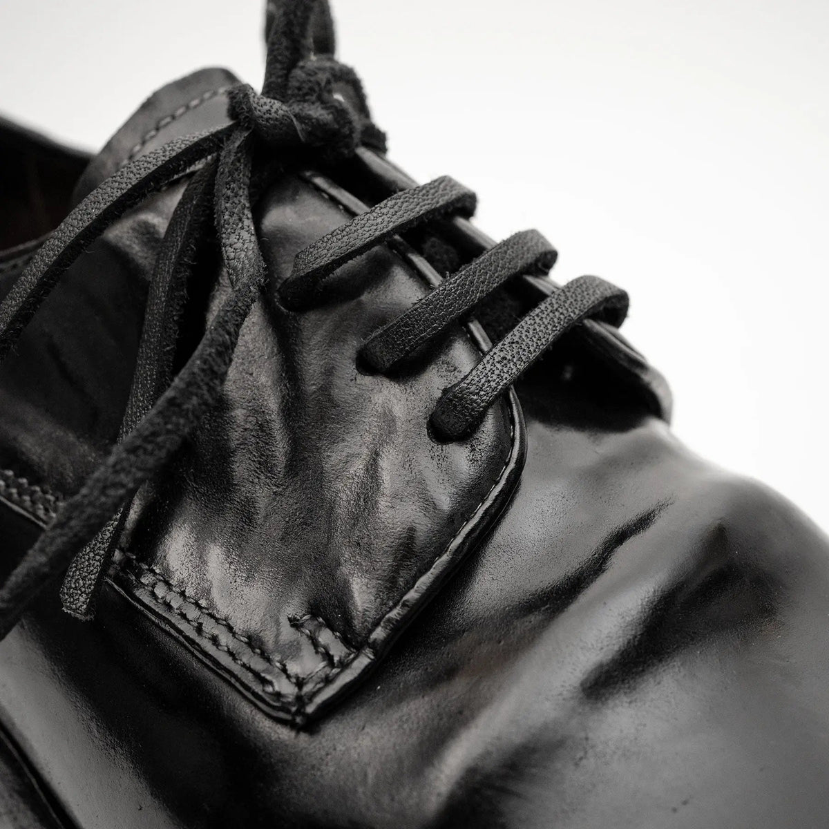 Black Plain-Toe Horse Butt Leather Derby Shoes