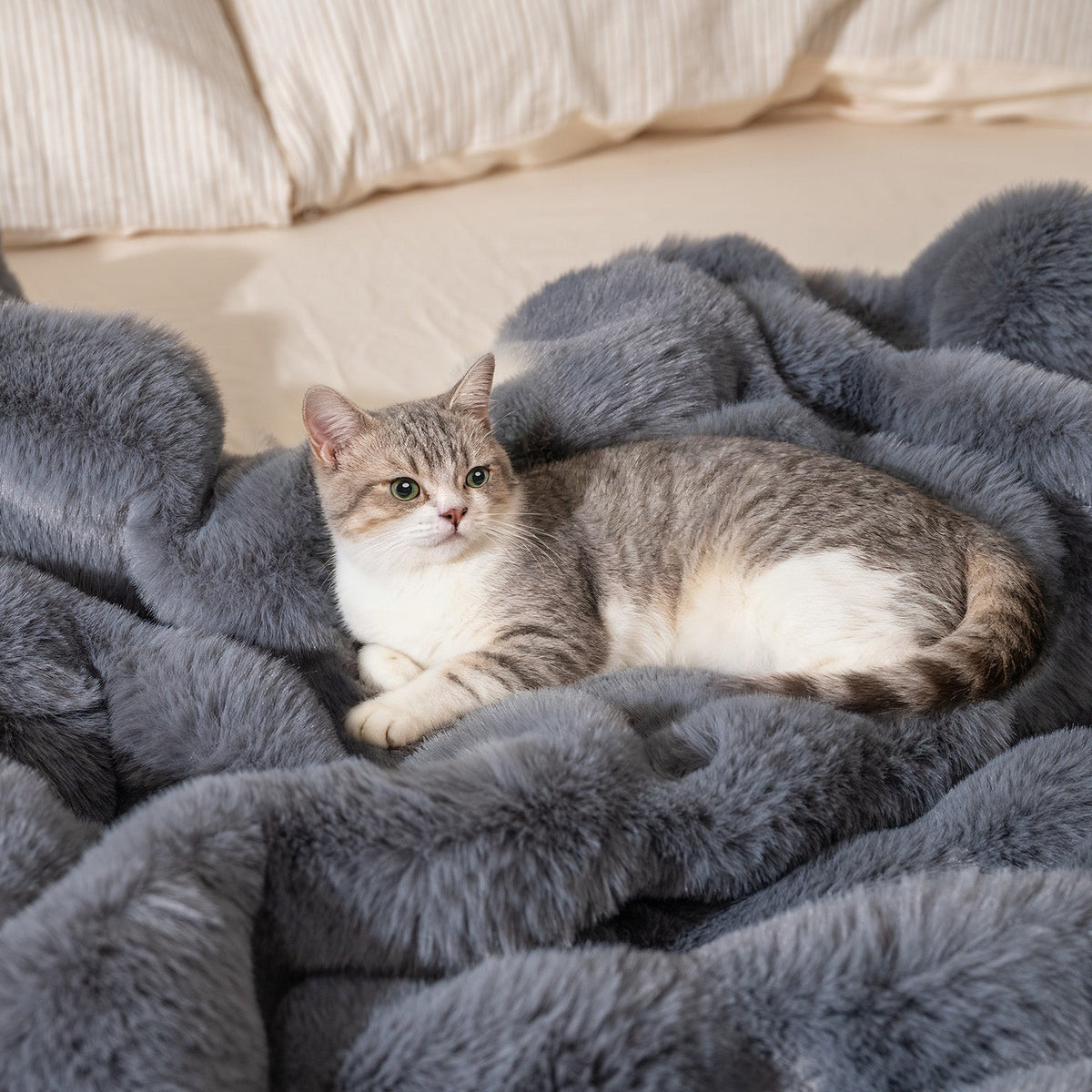 Luxury Fuzzy Plush Rabbit Fur Bubble Blanket for Armchair