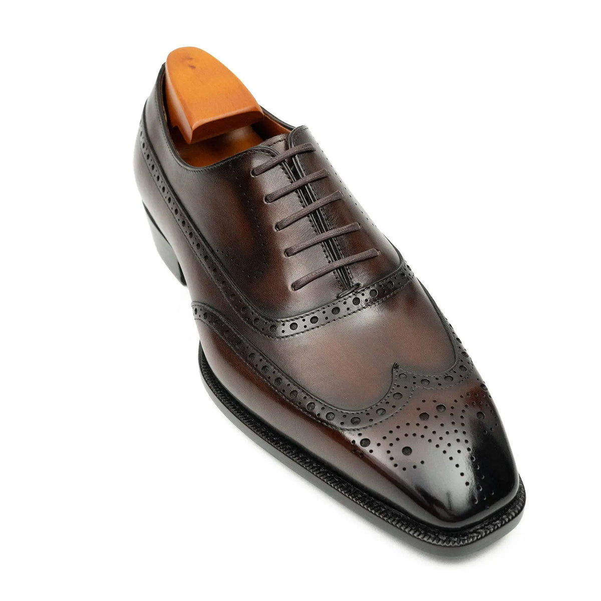 Glossy Wingtip Oxford Shoe with Tapered Squared Toe