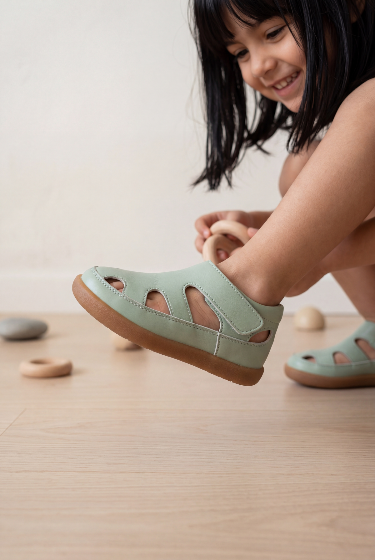 Sandalias de puntera ancha para niños pequeños | Sandalias de verano Sprout Barefoot para niños