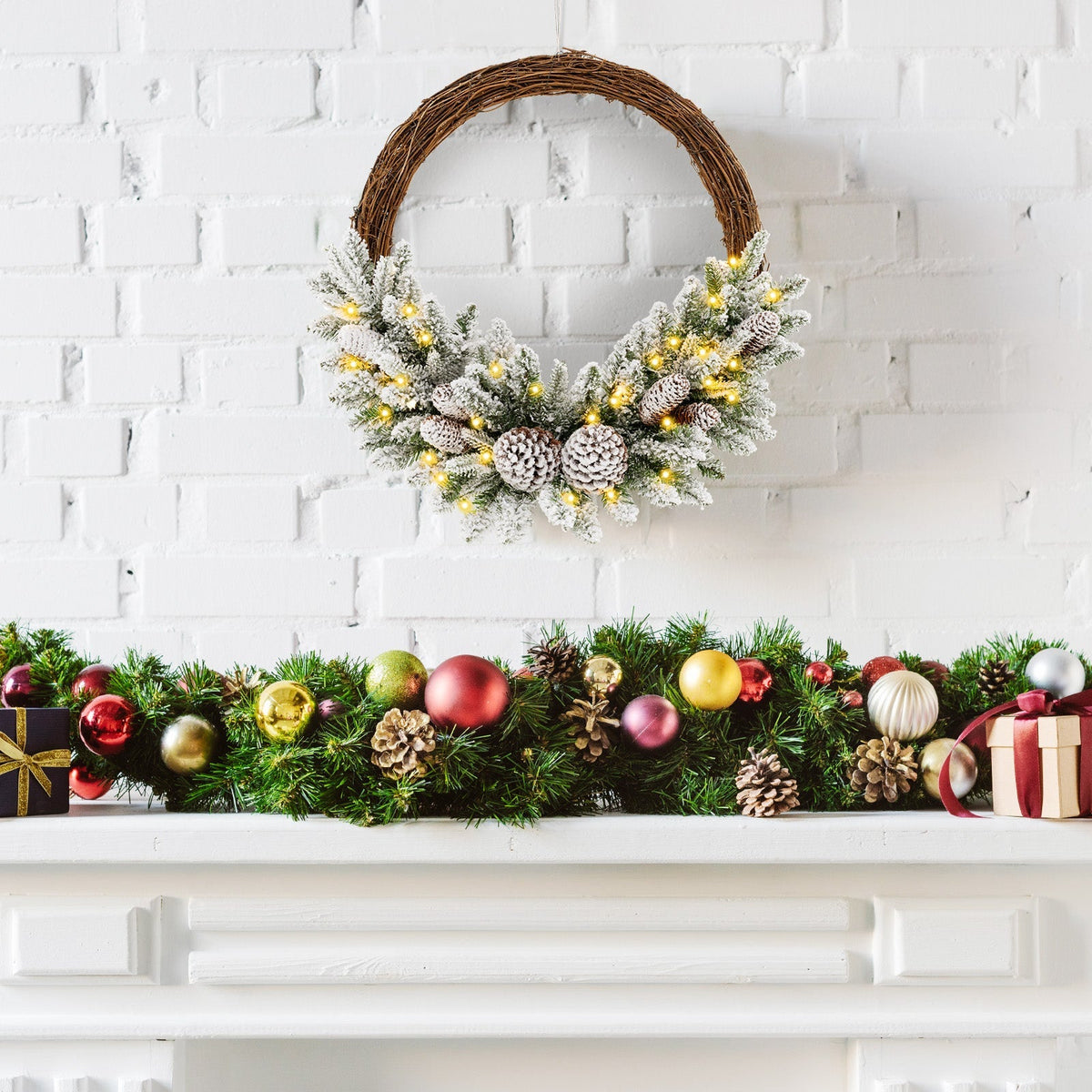 Pre-lit Snow Flocked Artificial Christmas Wreath with 8 Pine Cones and 35 LED Lights