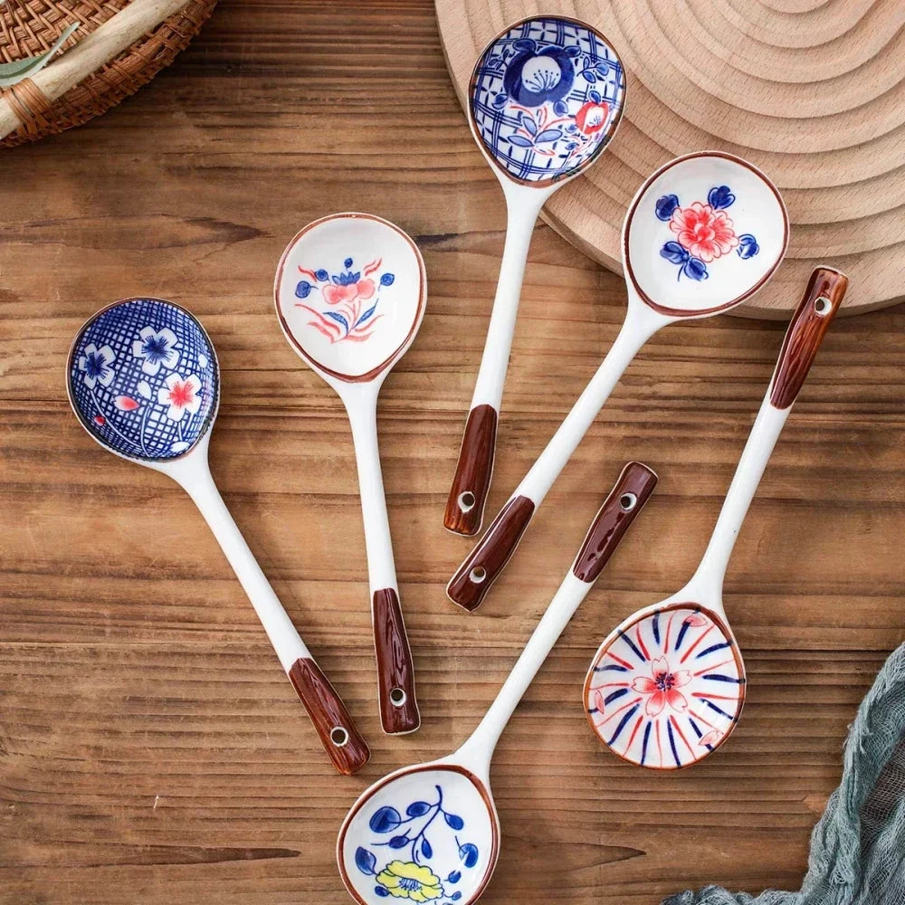 Juego de regalo de cucharas de cerámica para el hogar, cuchara pintada a mano de alto valor con mango largo, cuchara de postre creativa, pintura bajo esmalte ecológica