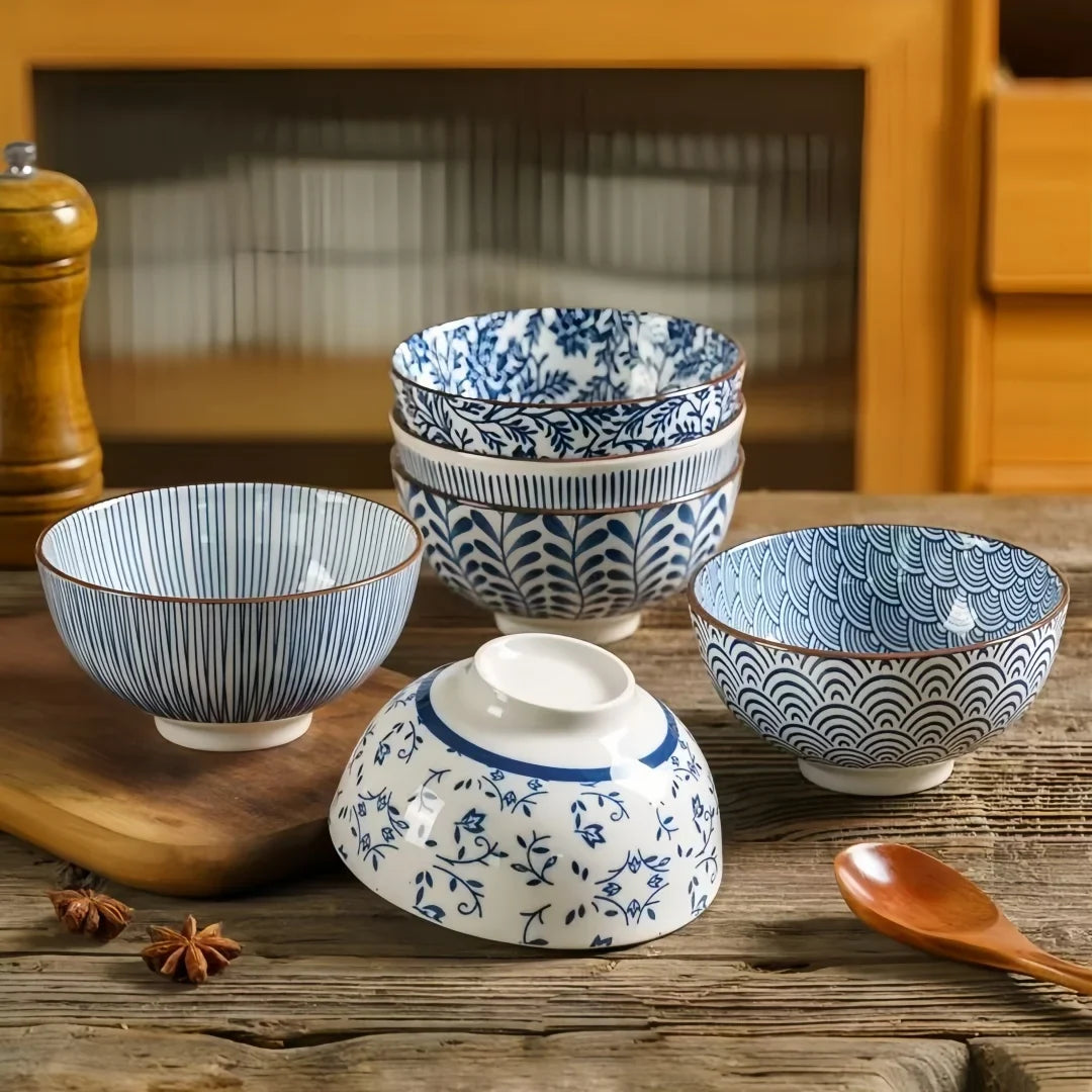 Cuenco de cerámica de 4,5 pulgadas pintado a mano, estilo japonés azul y blanco, tazón de arroz retro para uso doméstico.