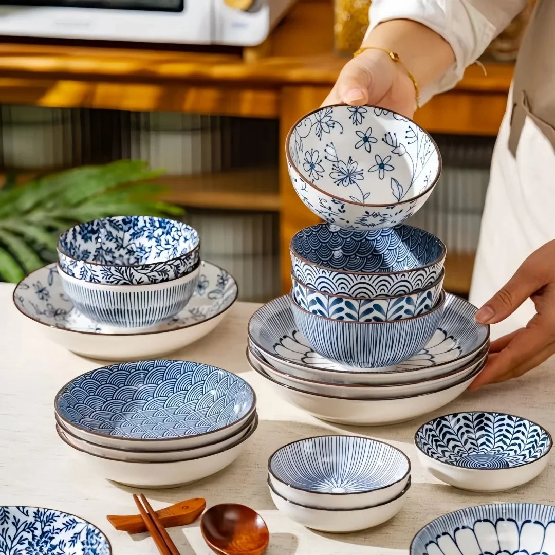 Cuenco de cerámica de 4,5 pulgadas pintado a mano, estilo japonés azul y blanco, tazón de arroz retro para uso doméstico.