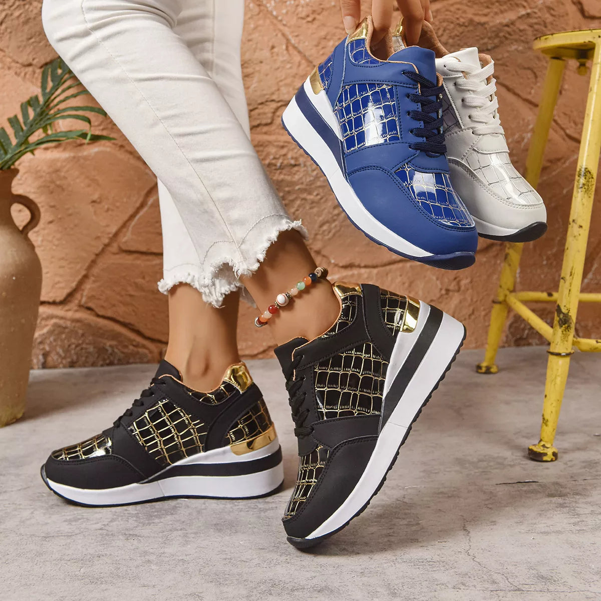 Lace Up Round Toe  Sneakers