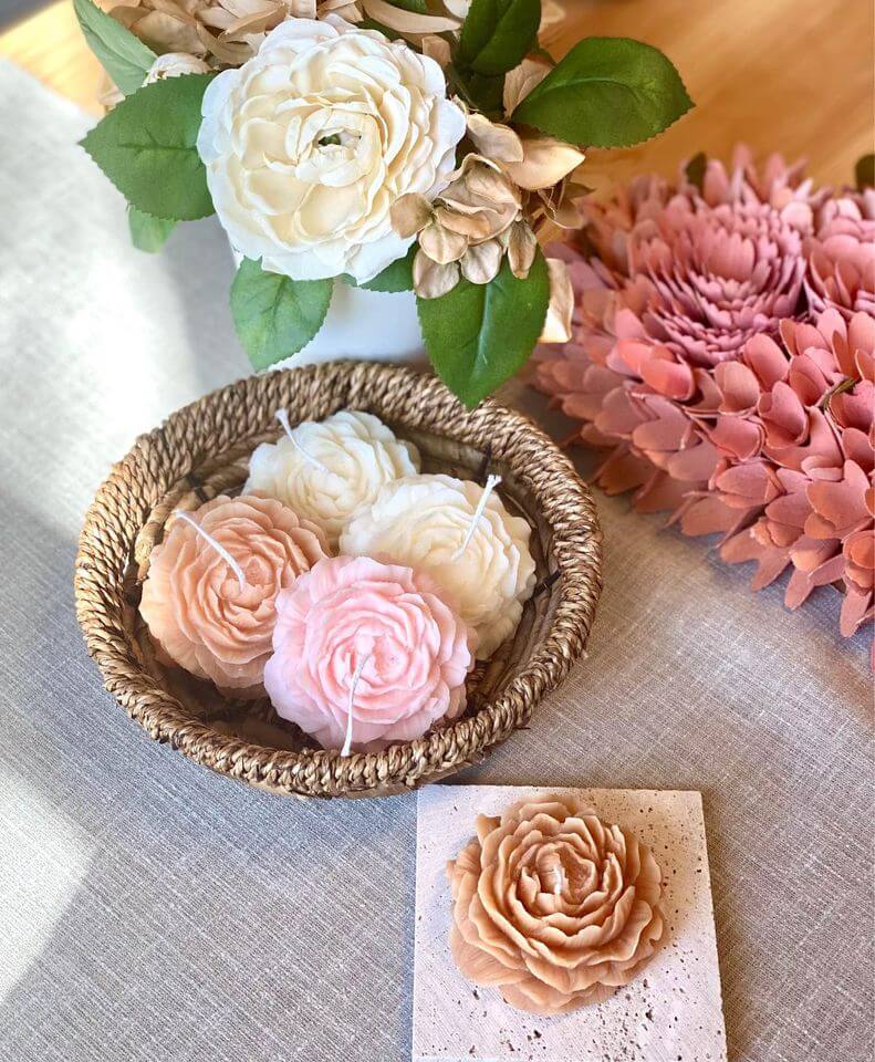 Peony Scented Candle — The Essence of Elegant Luxury