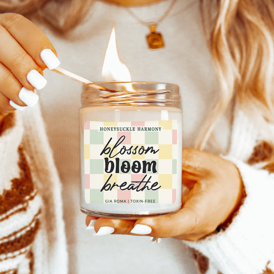 Honeysuckle Scented Soy Candle - Sweet Floral Blossom, Honeyed Summer Aroma