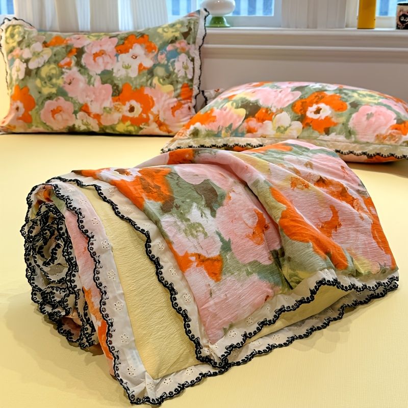 Crinkled Double-Layer Gauze Summer Quilt with Lace Trim