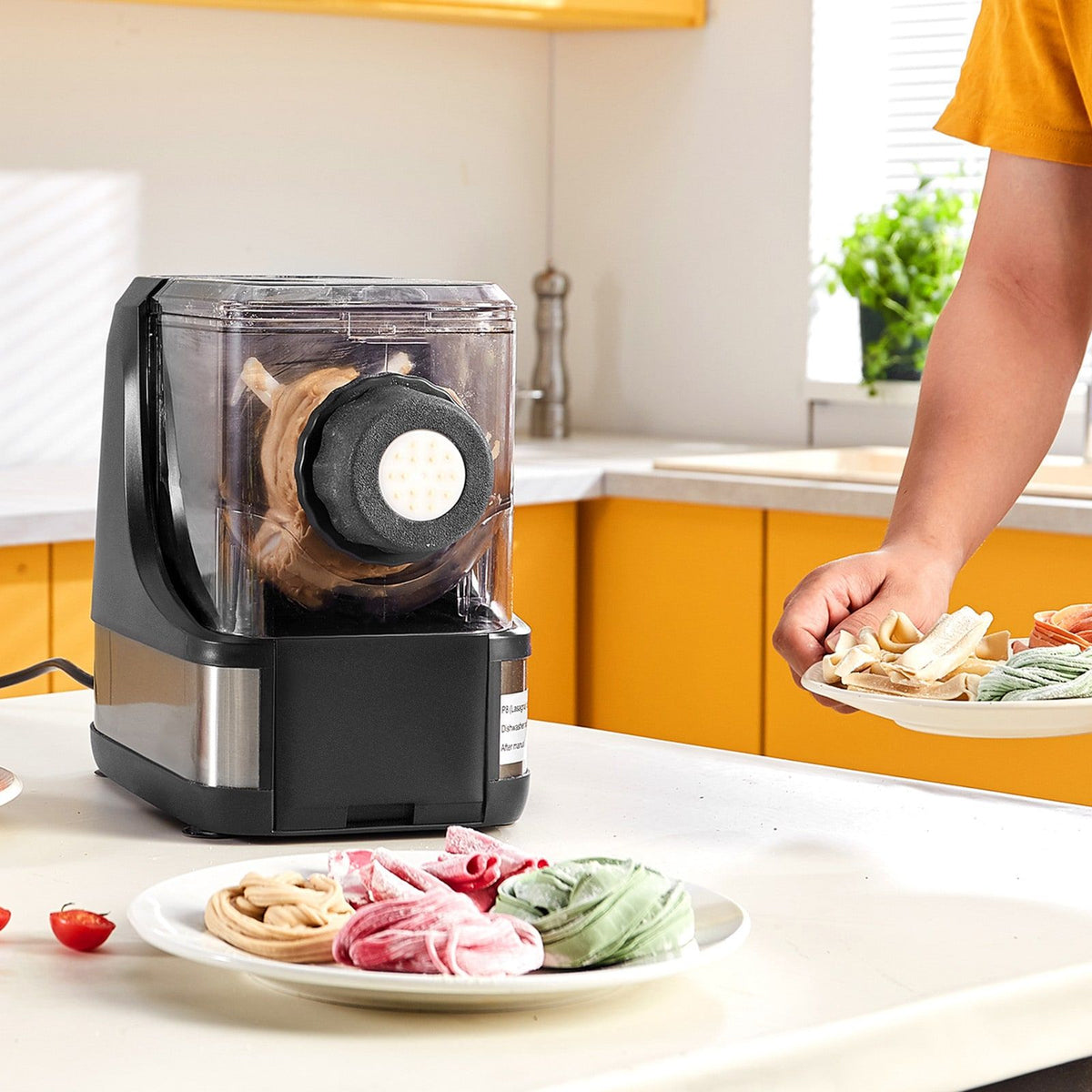 VEVOR 15-Piece Electric Pasta Maker Machine Black