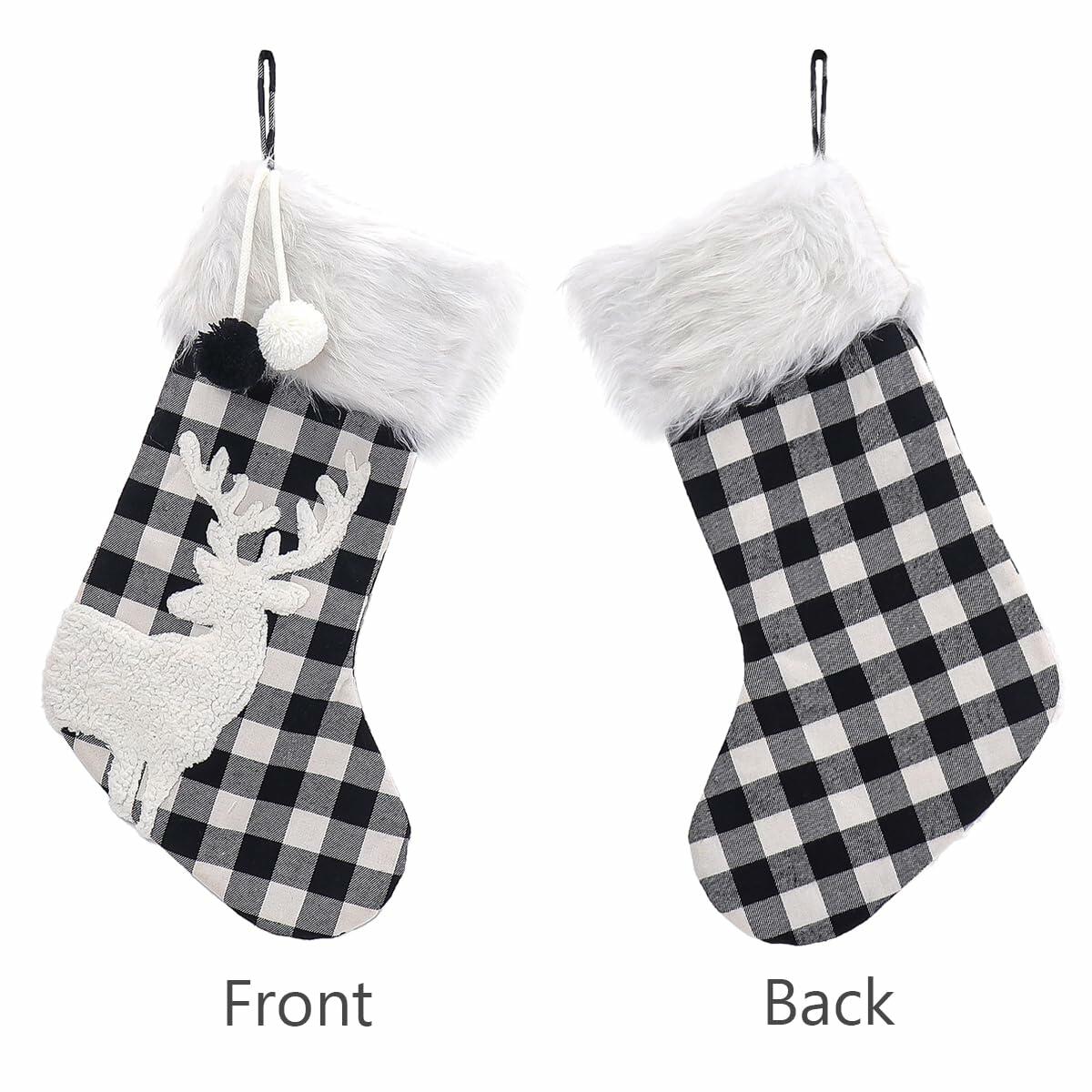 Calcetín navideño USILAND de 20 pulgadas con estampado de cuadros tipo búfalo, pompones y piel sintética, color blanco y negro