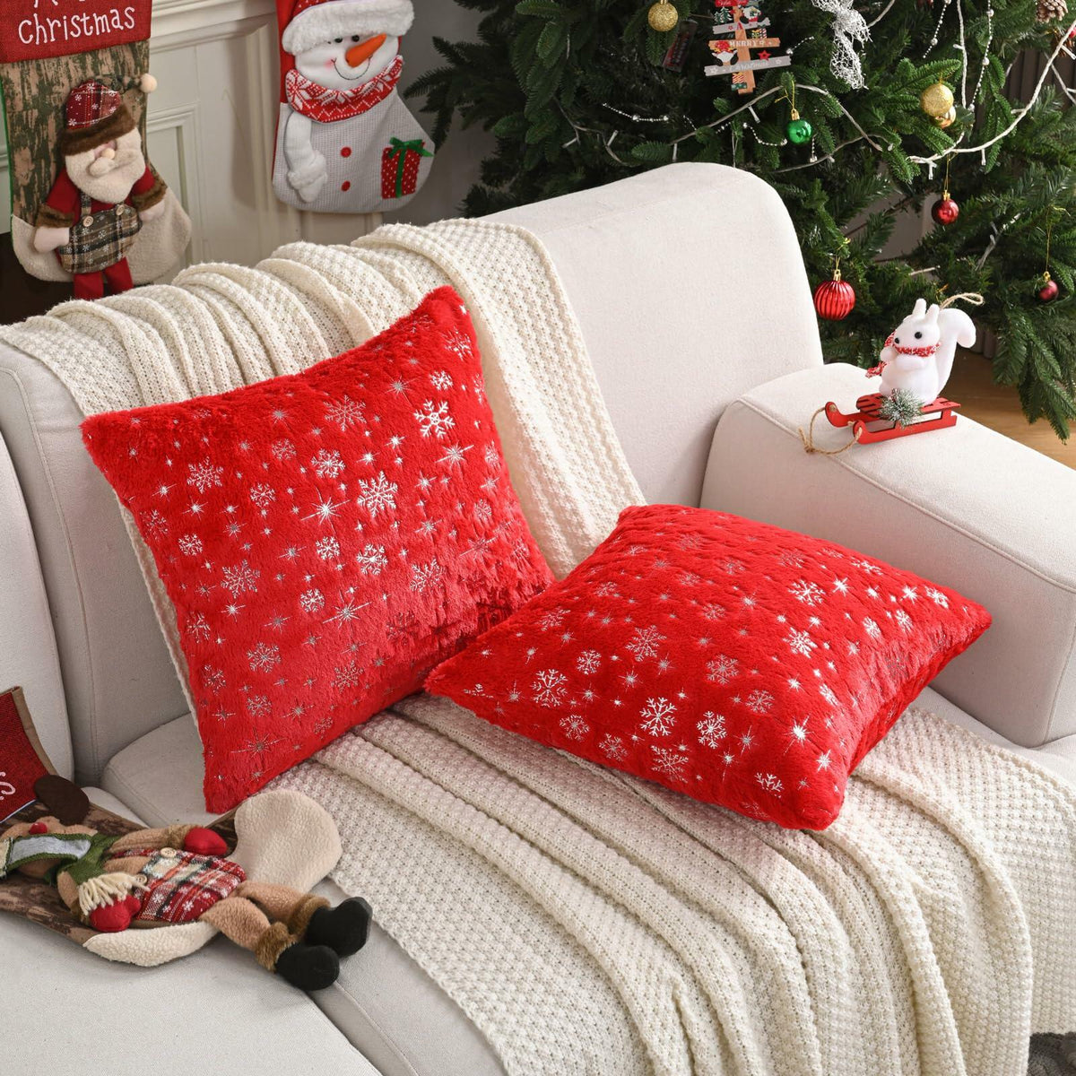 FUTEI Juego de 2 fundas de cojín navideñas con copos de nieve rojos de 18x18