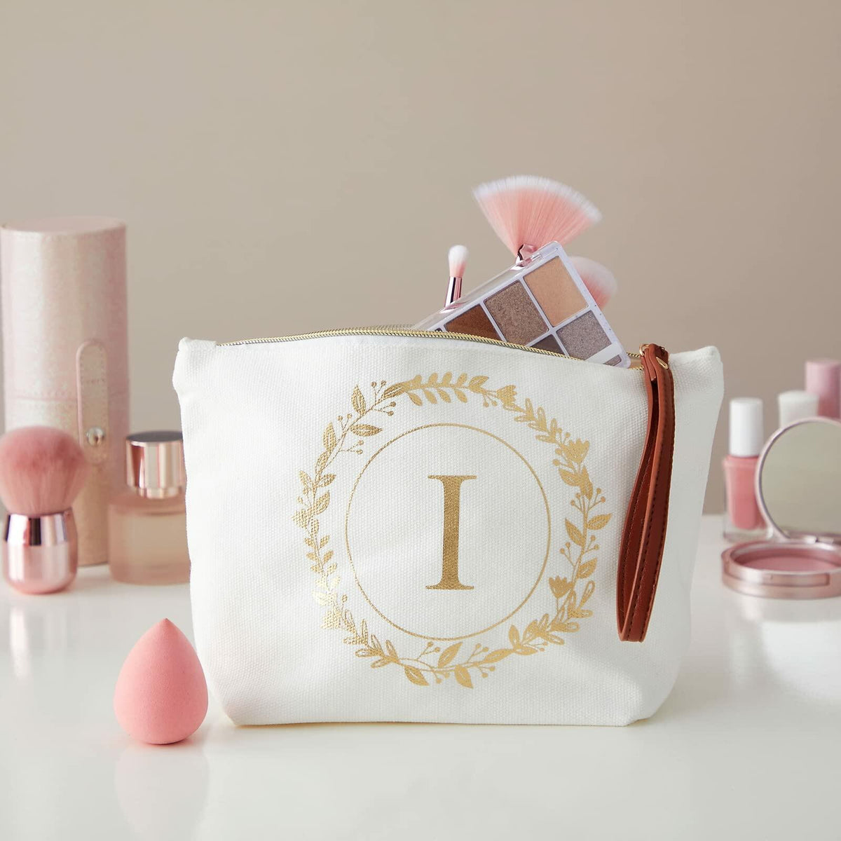 Neceser personalizado Glamlily con inicial I en dorado, color blanco, 10x3x6 pulgadas