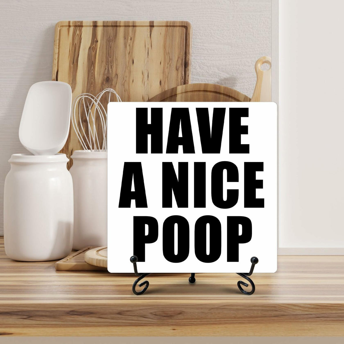 Letrero de madera rústica Qoamp "Have A Nice Poop", decoración de mesa de 5x5 pulgadas, color blanco