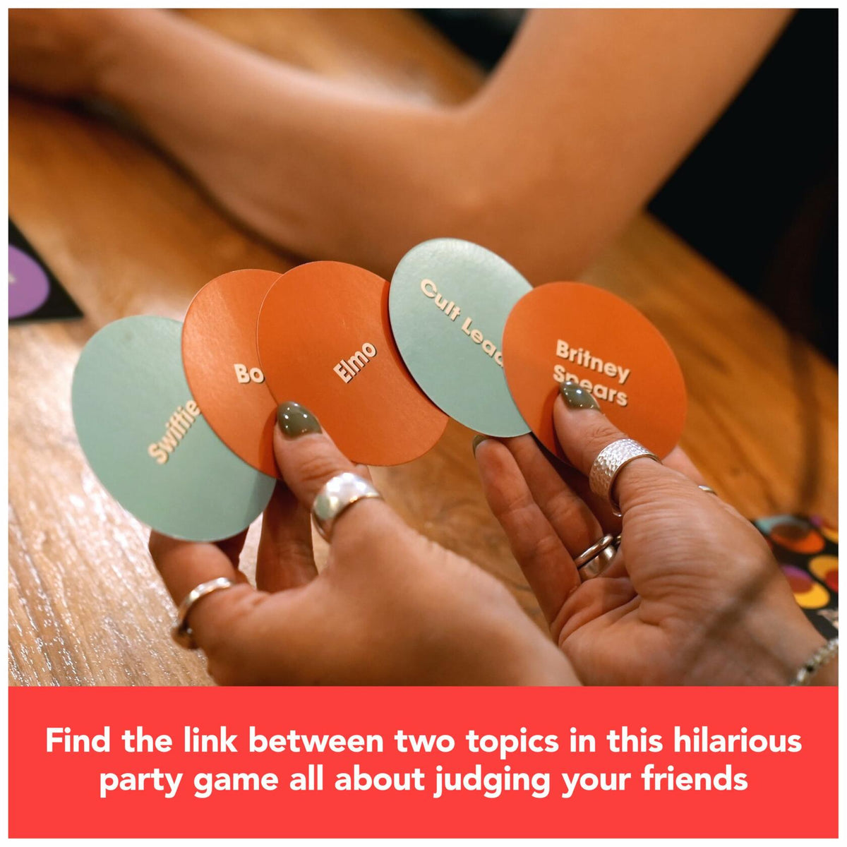 Juego de mesa The Inner Circle de Spin Master para adultos, 3-10 jugadores, consignas divertidas