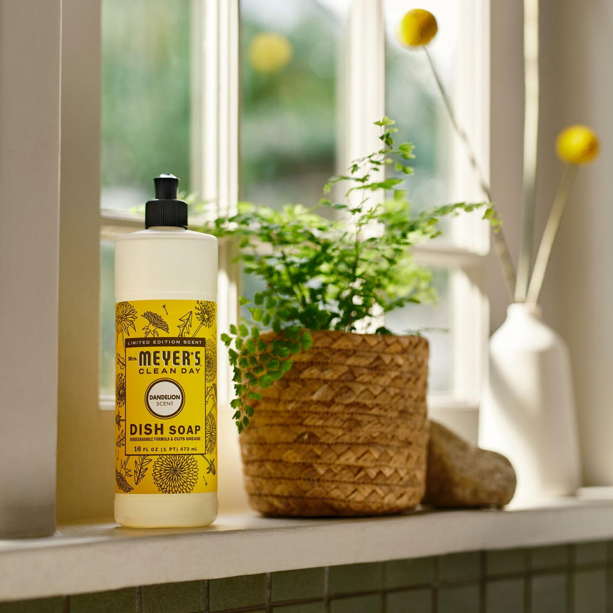 Jabón líquido para platos Mrs. Meyer's Clean Day, aroma a diente de león, botella de 16 oz